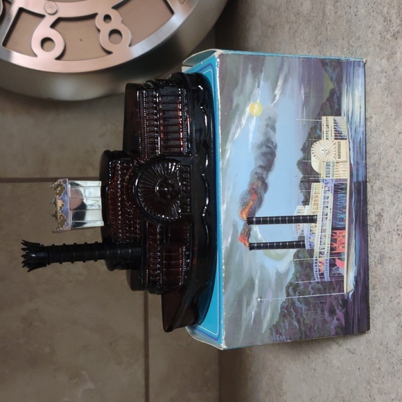 Avon collection - Picture 1 of 2